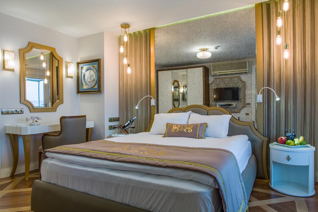 Izmir Palas Hotel Room photo